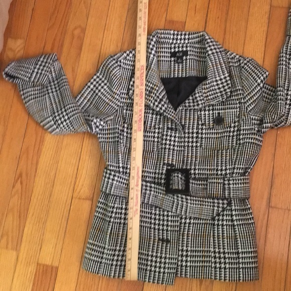 AGB belted houndstooth pea coat with yellow accent - Picture 12 of 12